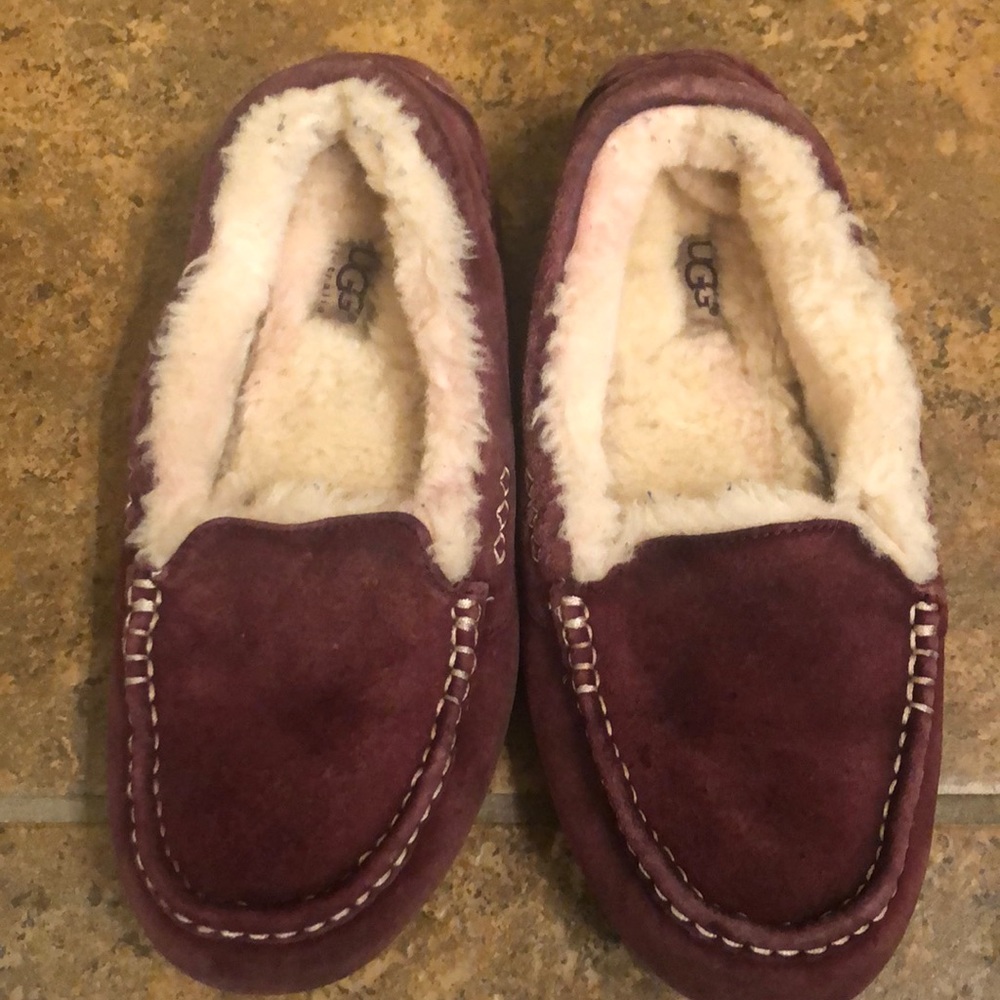 Pink ugg indoor/outdoor slipper
